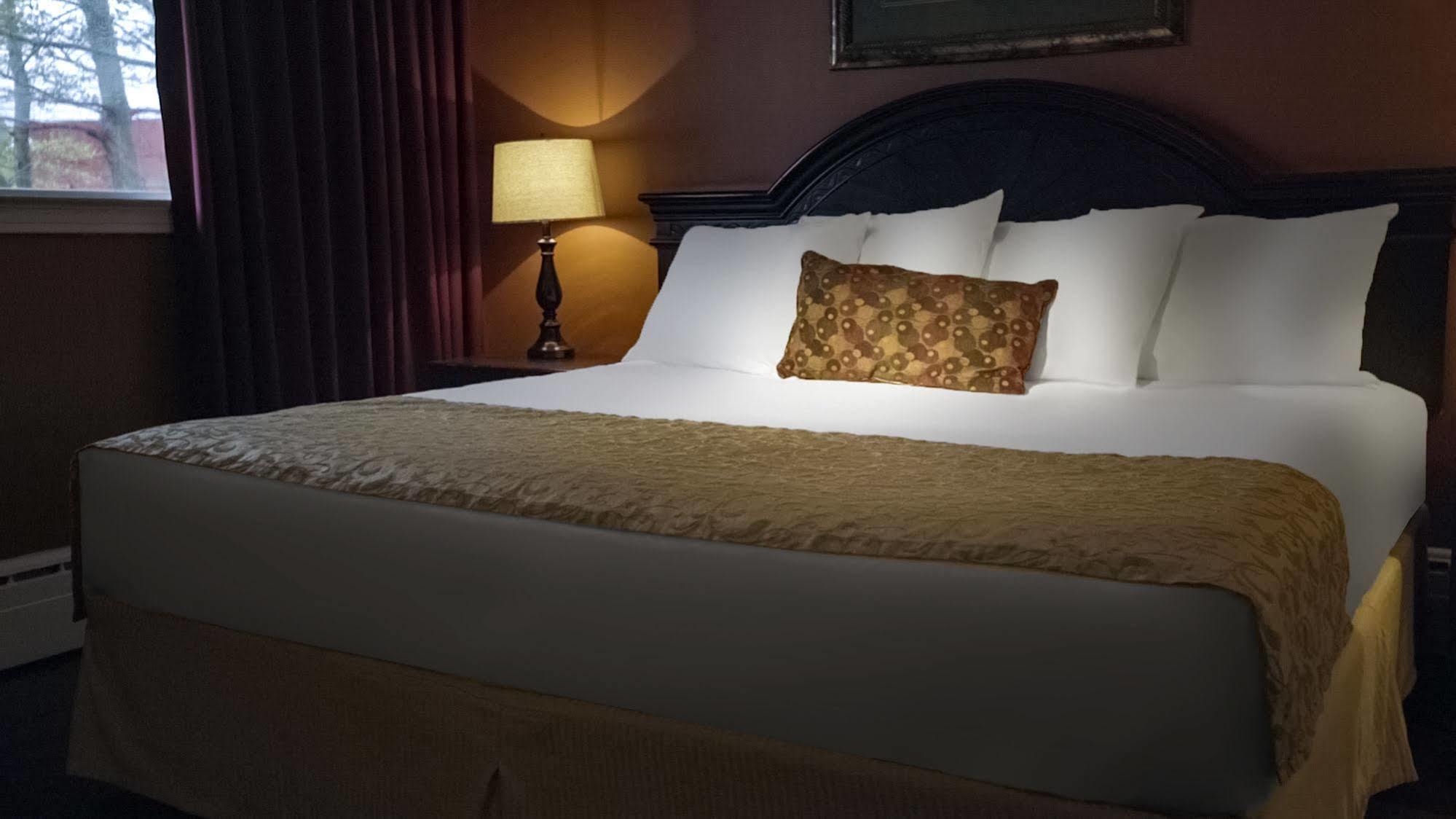 Hearthstone Inn - Port Hastings Экстерьер фото