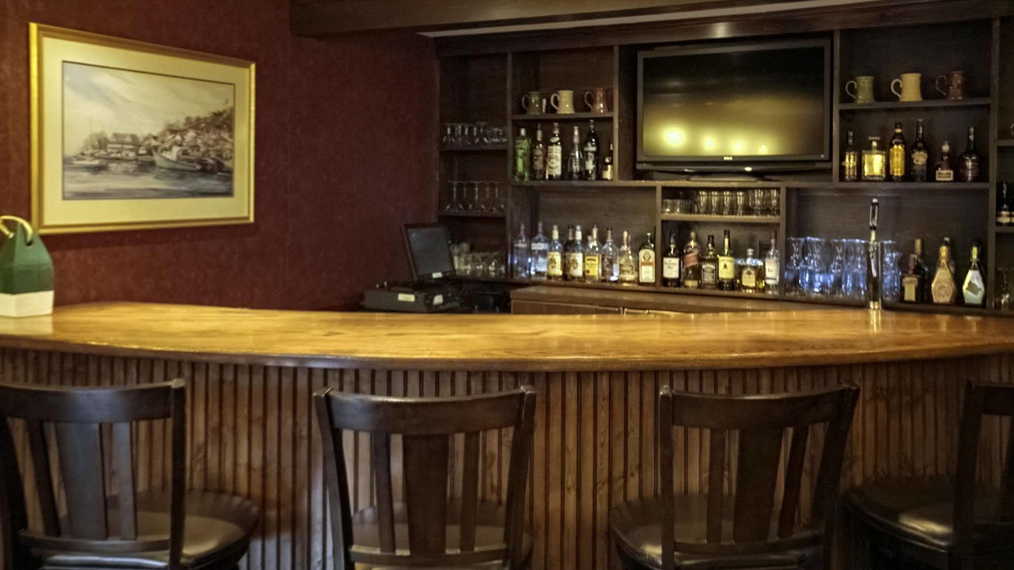 Hearthstone Inn - Port Hastings Экстерьер фото