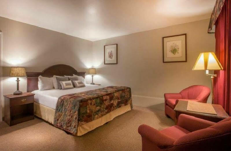 Hearthstone Inn - Port Hastings Экстерьер фото